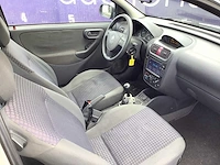 2002 - opel - corsa - 1.2-16v comfort - personenauto - afbeelding 11 van  15