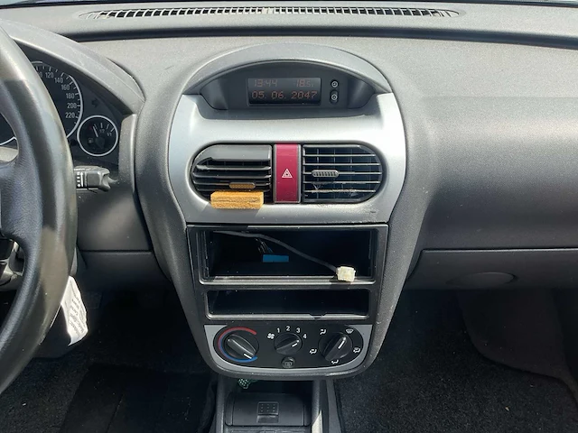 2002 - opel - corsa - 1.2-16v njoy - personenauto - afbeelding 16 van  16