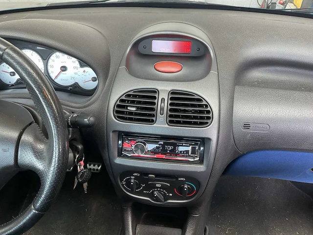 2002 - peugeot - 206 cc - 1.6-16v - personenauto - afbeelding 2 van  13