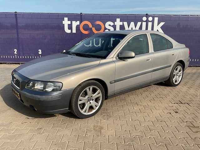 2002 - volvo - s60 - 2.4 - personenauto - afbeelding 1 van  13