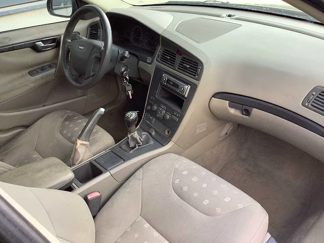 2002 - volvo - v70 - 2.4 - personenauto - afbeelding 9 van  13