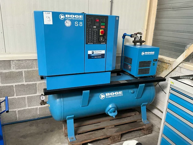 2002 boge sd8-270 geluidgedempte schroefcompressor - afbeelding 1 van  9