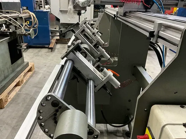 2002 calvet p- macchine 031pl kopieerfreesmachine - afbeelding 8 van  12