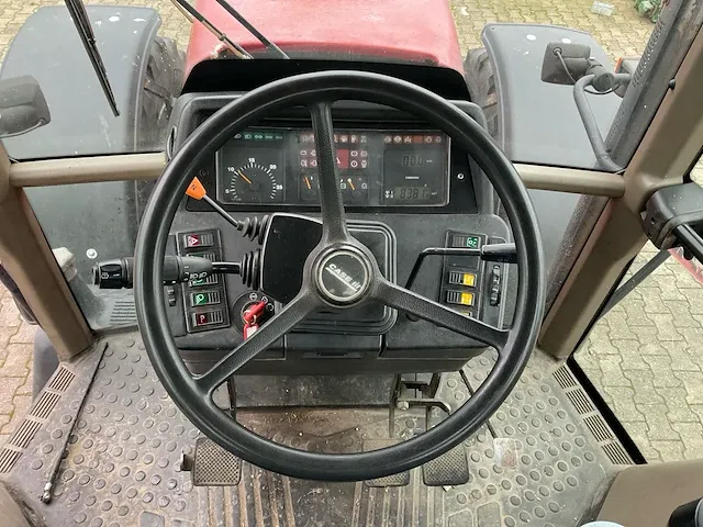 2002 case cvx 170 vierwielaangedreven landbouwtractor - afbeelding 17 van  30