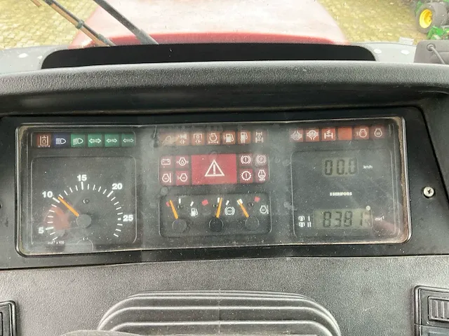 2002 case cvx 170 vierwielaangedreven landbouwtractor - afbeelding 18 van  30