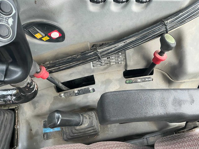 2002 case ih cs110 vierwielaangedreven landbouwtractor met herder mbk503ls maaiarm - afbeelding 46 van  68