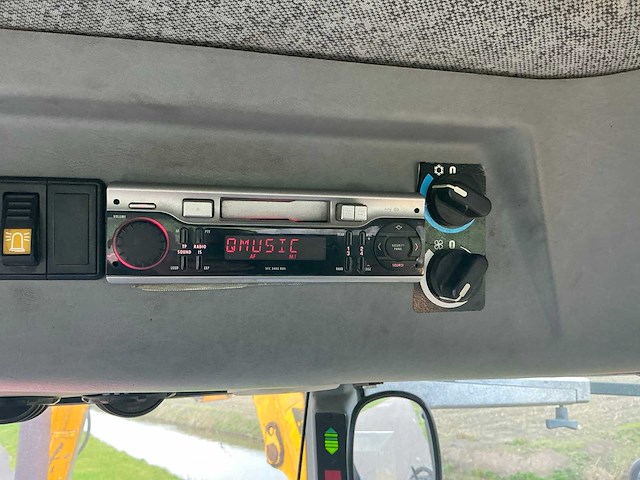 2002 case ih cs110 vierwielaangedreven landbouwtractor met herder mbk503ls maaiarm - afbeelding 54 van  68