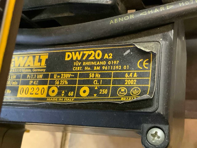 2002 de walt dw 720 radiaalafkortzaagmachine - afbeelding 5 van  7
