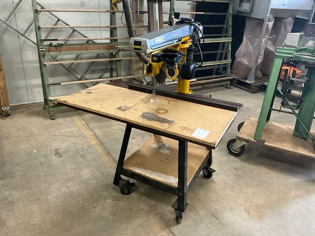 2002 dewalt dw720 radiaalafkortzaagmachine - afbeelding 1 van  6