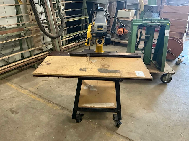 2002 dewalt dw720 radiaalafkortzaagmachine - afbeelding 2 van  6