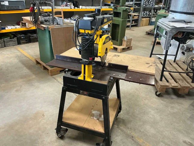 2002 dewalt dw720 radiaalafkortzaagmachine - afbeelding 4 van  6