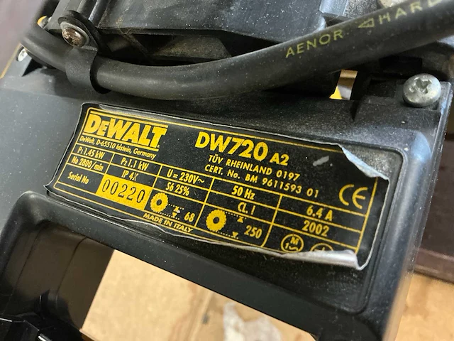 2002 dewalt dw720 radiaalafkortzaagmachine - afbeelding 6 van  6