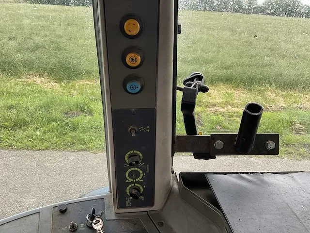 2002 fendt 309 c vierwielaangedreven landbouwtractor - afbeelding 13 van  16