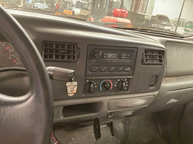 2002 ford pickup f350 personenauto - afbeelding 2 van  16