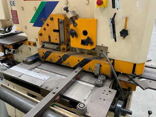 2002 geka hydracrop 80/sd gecombineerde pons / knipmachine - afbeelding 3 van  16
