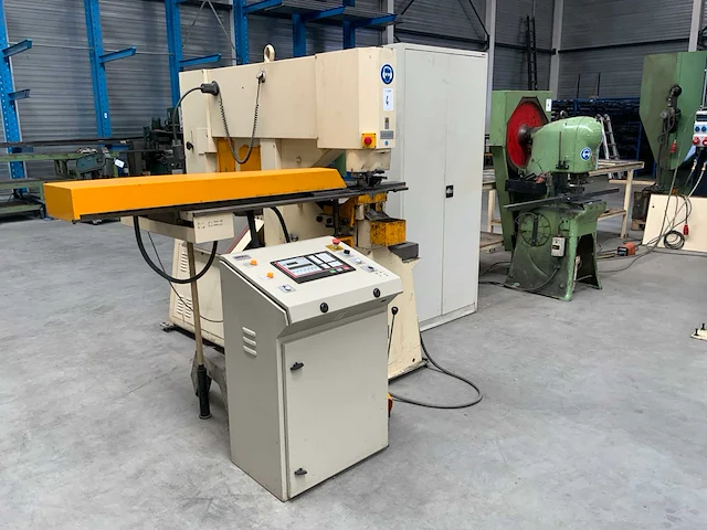 2002 geka hydracrop 80/sd gecombineerde pons / knipmachine - afbeelding 9 van  16