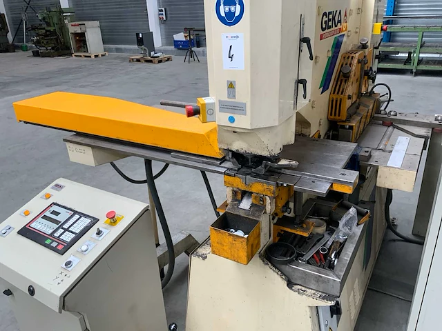 2002 geka hydracrop 80/sd gecombineerde pons / knipmachine - afbeelding 10 van  16