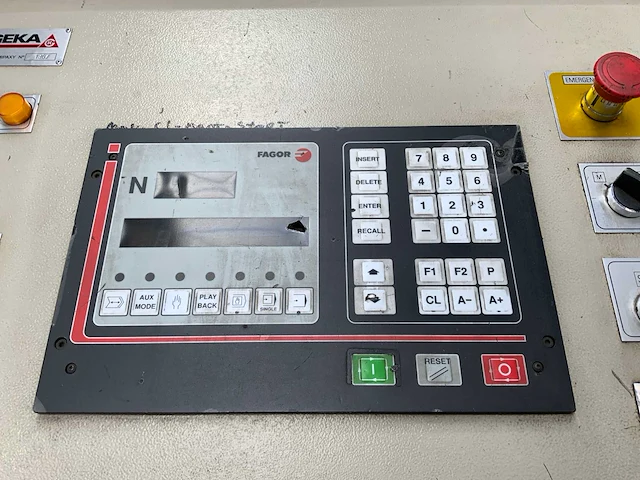 2002 geka hydracrop 80/sd gecombineerde pons / knipmachine - afbeelding 14 van  16