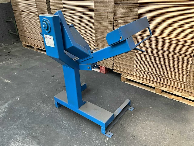 2002 gemert 1704-02 kantelbank - afbeelding 2 van  7