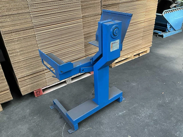 2002 gemert 1704-02 kantelbank - afbeelding 1 van  7