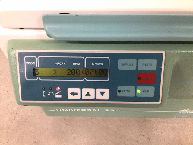 2002 hettich universal 32 centrifuge - afbeelding 4 van  5