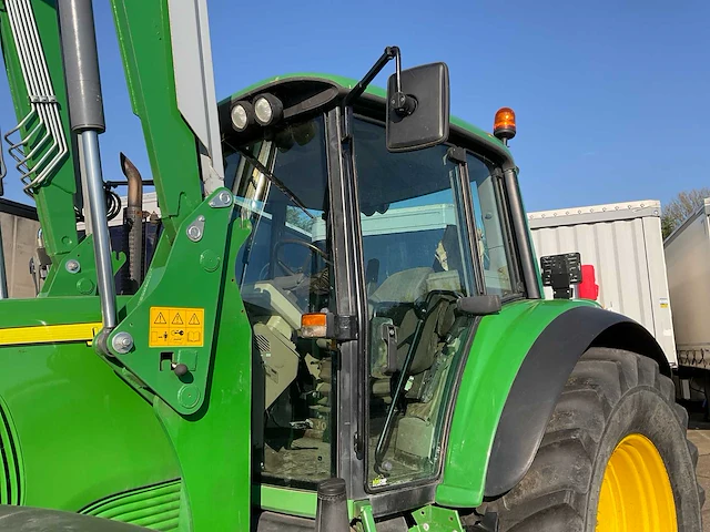2002 john deere 6820 vierwielaangedreven landbouwtractor met voorlader - afbeelding 3 van  51