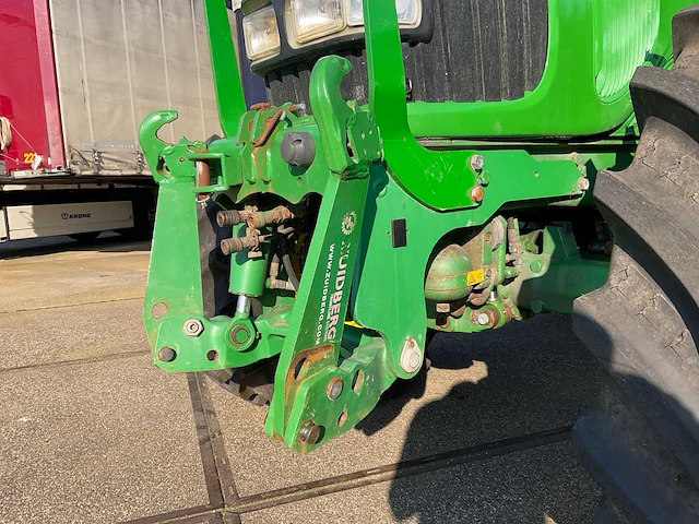 2002 john deere 6820 vierwielaangedreven landbouwtractor met voorlader - afbeelding 6 van  51