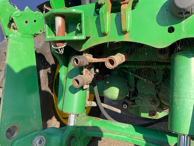 2002 john deere 6820 vierwielaangedreven landbouwtractor met voorlader - afbeelding 8 van  51