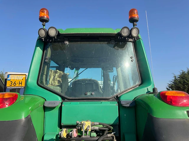 2002 john deere 6820 vierwielaangedreven landbouwtractor met voorlader - afbeelding 11 van  51