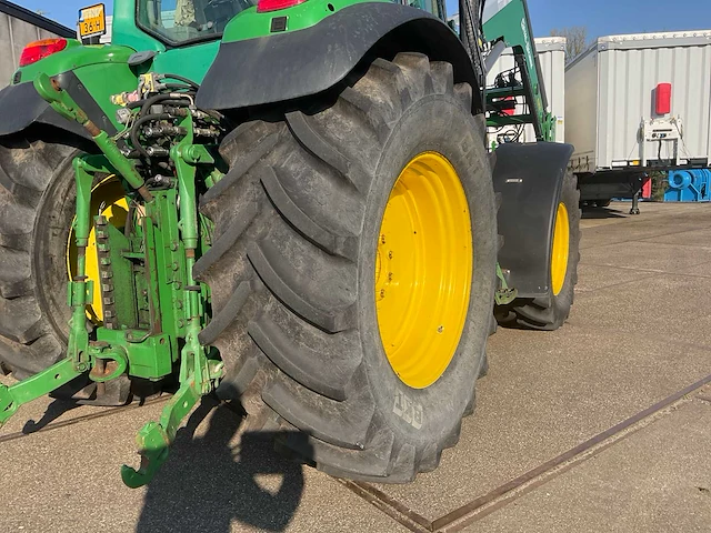 2002 john deere 6820 vierwielaangedreven landbouwtractor met voorlader - afbeelding 19 van  51