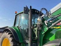 2002 john deere 6820 vierwielaangedreven landbouwtractor met voorlader - afbeelding 21 van  51