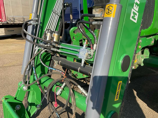 2002 john deere 6820 vierwielaangedreven landbouwtractor met voorlader - afbeelding 28 van  51