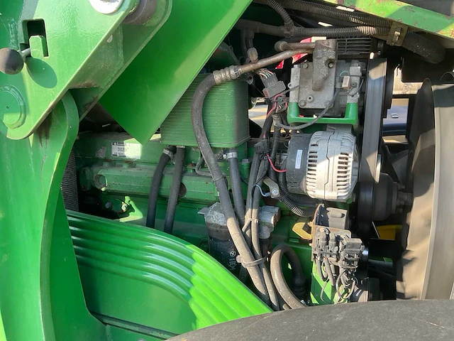 2002 john deere 6820 vierwielaangedreven landbouwtractor met voorlader - afbeelding 30 van  51