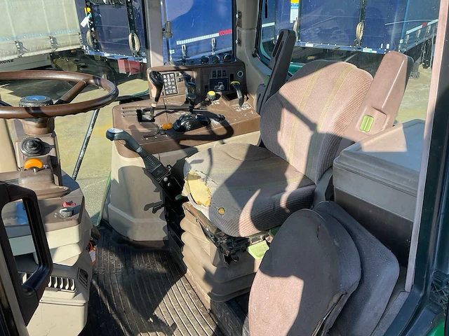 2002 john deere 6820 vierwielaangedreven landbouwtractor met voorlader - afbeelding 33 van  51