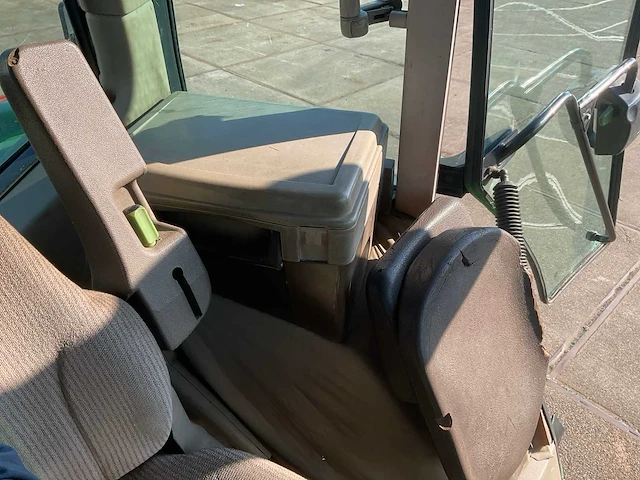 2002 john deere 6820 vierwielaangedreven landbouwtractor met voorlader - afbeelding 44 van  51