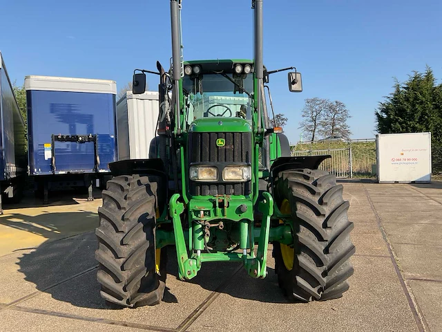2002 john deere 6820 vierwielaangedreven landbouwtractor met voorlader - afbeelding 50 van  51