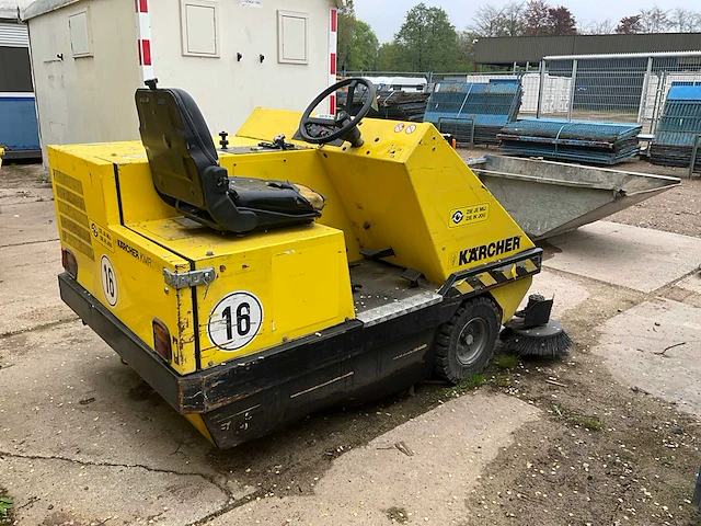 2002 kärcher kmr 1700d zelfrijdende veegmachine - afbeelding 4 van  13