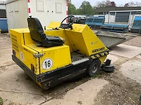 2002 kärcher kmr 1700d zelfrijdende veegmachine - afbeelding 4 van  13