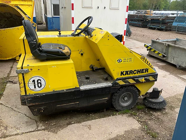 2002 kärcher kmr 1700d zelfrijdende veegmachine - afbeelding 5 van  13
