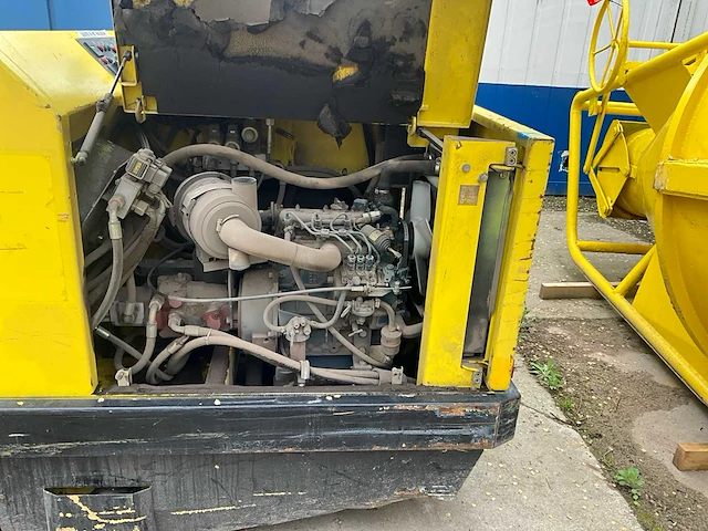 2002 kärcher kmr 1700d zelfrijdende veegmachine - afbeelding 7 van  13