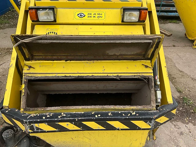 2002 kärcher kmr 1700d zelfrijdende veegmachine - afbeelding 8 van  13