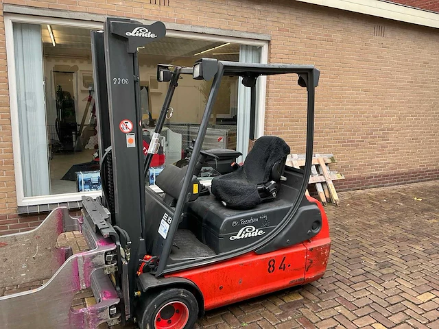 2002 linde e18 vorkheftruck met cascade balenklem - afbeelding 8 van  15