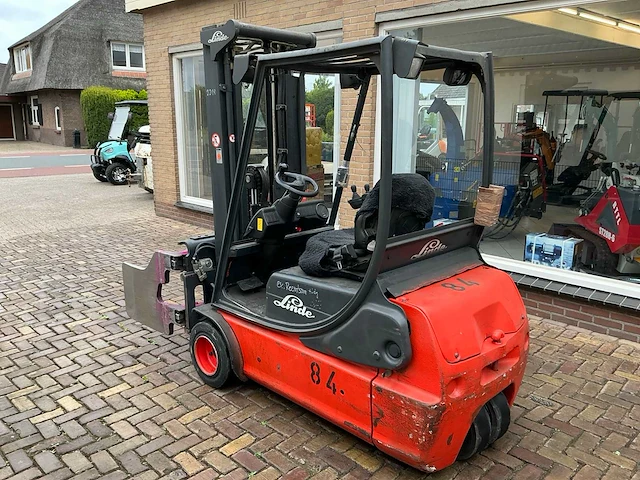 2002 linde e18 vorkheftruck met cascade balenklem - afbeelding 9 van  15