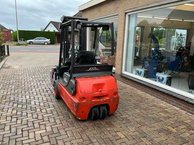 2002 linde e18 vorkheftruck met cascade balenklem - afbeelding 10 van  15