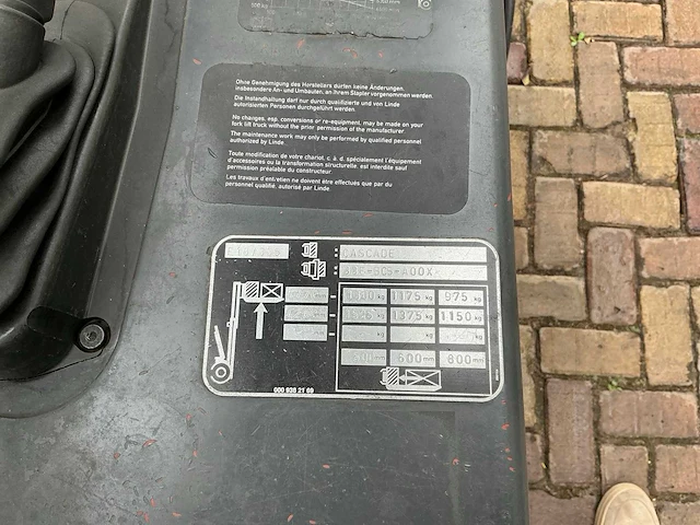 2002 linde e18 vorkheftruck met cascade balenklem - afbeelding 15 van  15