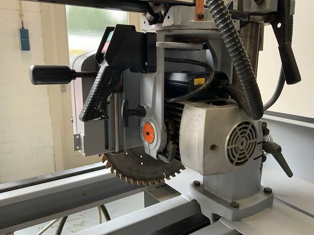 2002 maggi junior 640 radiaal afkortcirkelzaagmachine - afbeelding 6 van  9
