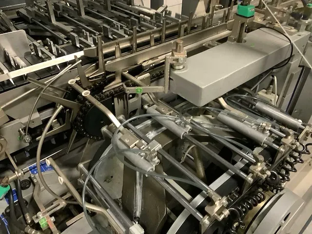 2002 marchesini ma 357 cosmetica verpakkingslijn - afbeelding 6 van  29