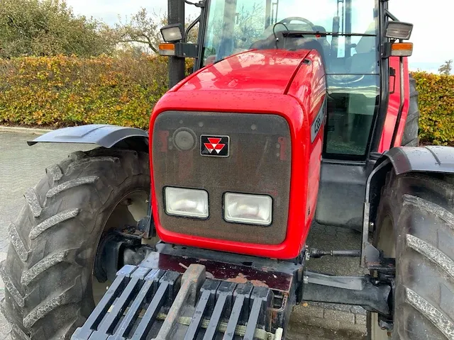 2002 massey ferguson 4355 powershuttle 24/24 vierwielaangedreven landbouwtractor - afbeelding 3 van  31