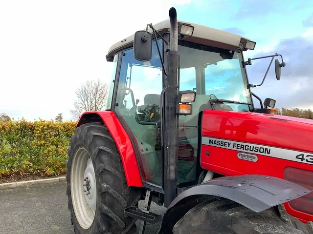 2002 massey ferguson 4355 powershuttle 24/24 vierwielaangedreven landbouwtractor - afbeelding 6 van  31