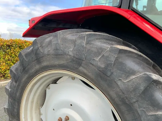 2002 massey ferguson 4355 powershuttle 24/24 vierwielaangedreven landbouwtractor - afbeelding 8 van  31